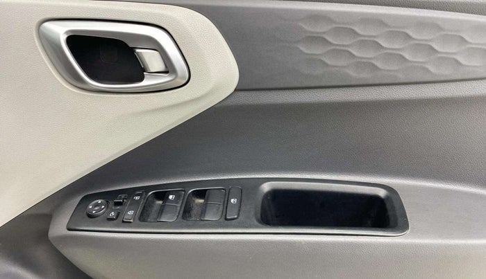2019 Hyundai GRAND I10 NIOS ASTA 1.2 KAPPA VTVT, CNG, Manual, 37,540 km, Driver Side Door Panels Control