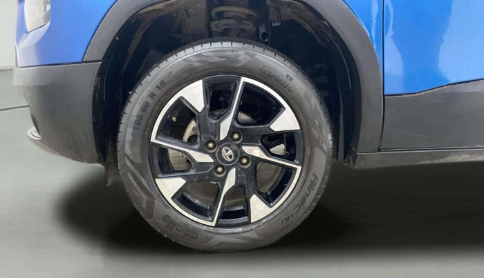 2022 Tata PUNCH CREATIVE AMT 1.2 RTN DUAL TONE, Petrol, Automatic, 34,662 km, Left Front Wheel