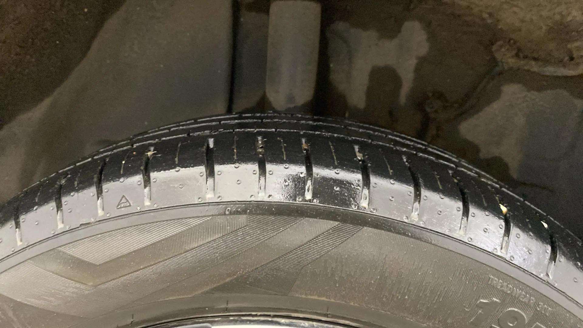 RHS-Rear-Tyre-Tread-19