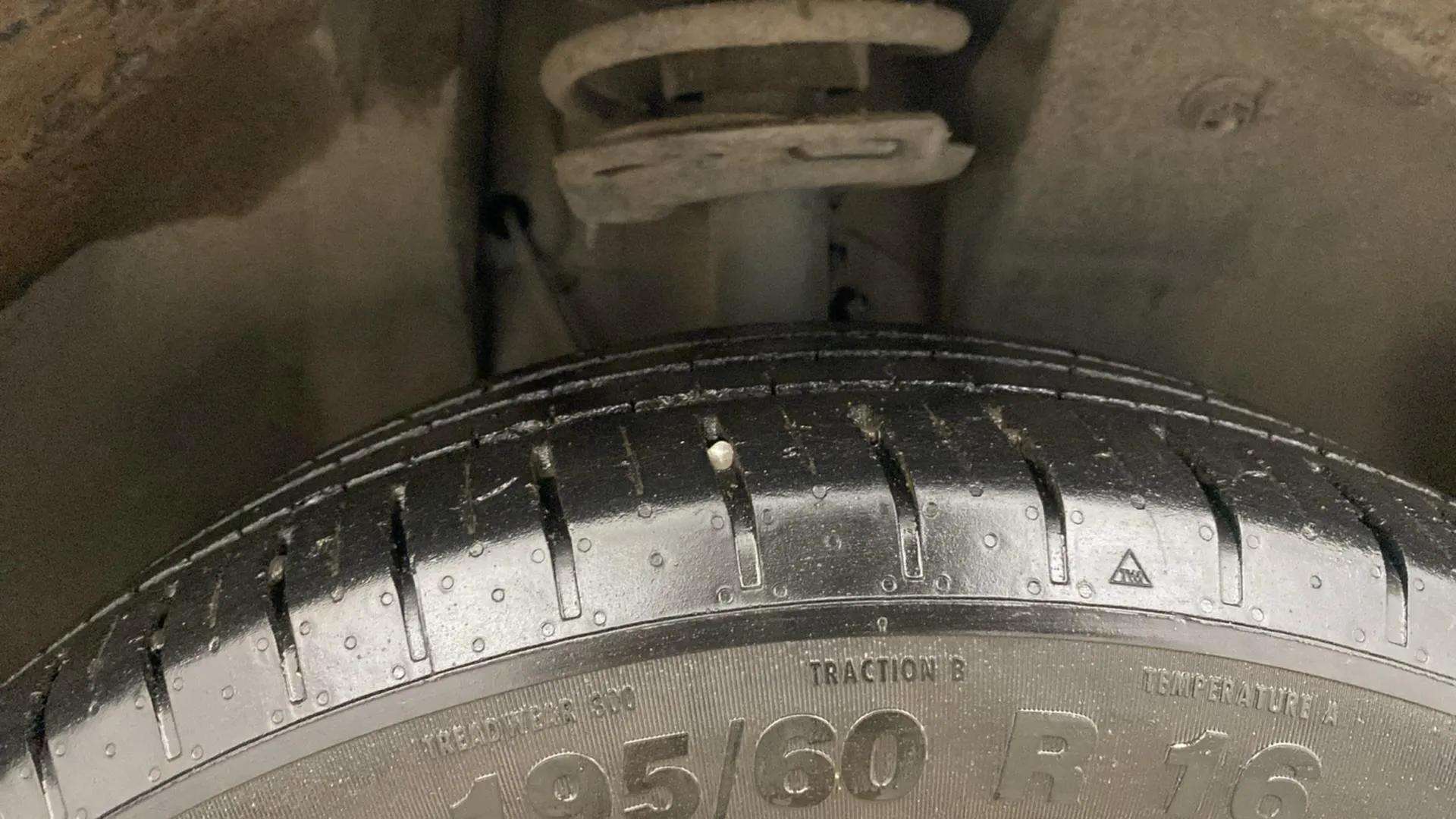 RHS-Front-Tyre-Tread-18