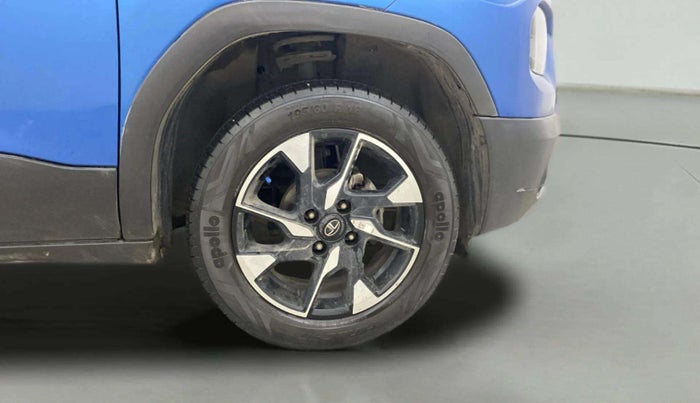 2022 Tata PUNCH CREATIVE AMT 1.2 RTN DUAL TONE, Petrol, Automatic, 34,662 km, Right Front Wheel