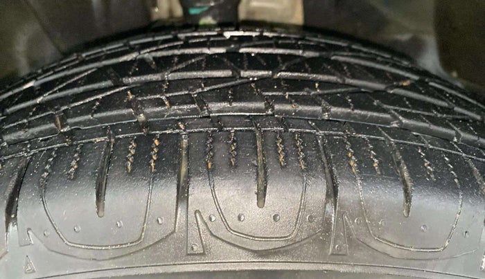 2020 Jeep Compass SPORT PLUS 1.4 PETROL, Petrol, Manual, 13,569 km, Right Front Tyre Tread
