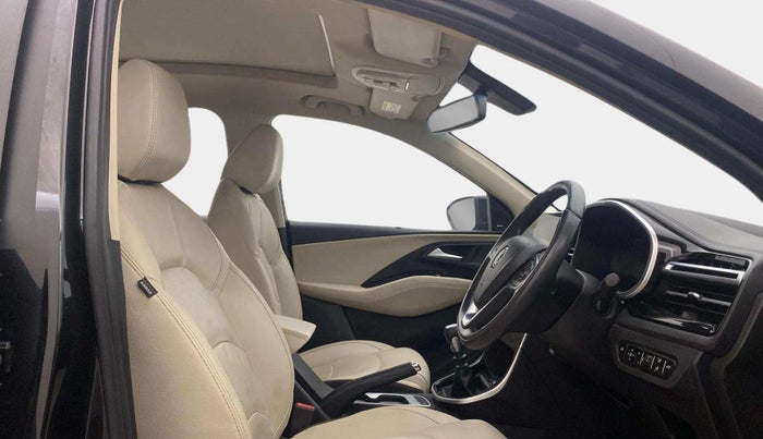 2023 MG HECTOR SHARP PRO 1.5 TURBO MT PETROL, Petrol, Manual, 81,615 km, Right Side Front Door Cabin