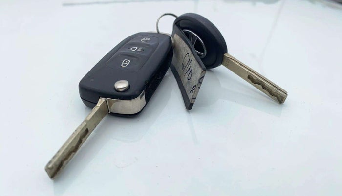 2025 Tata PUNCH Adventure (S) AMT, Petrol, Manual, 38,453 km, Key Close Up