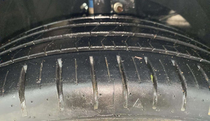 2022 Toyota Glanza V, Petrol, Manual, 12,195 km, Right Front Tyre Tread