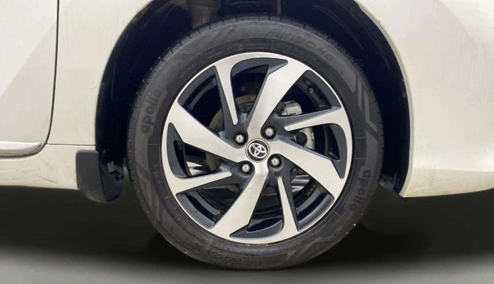 2022 Toyota Glanza V, Petrol, Manual, 12,195 km, Right Front Wheel