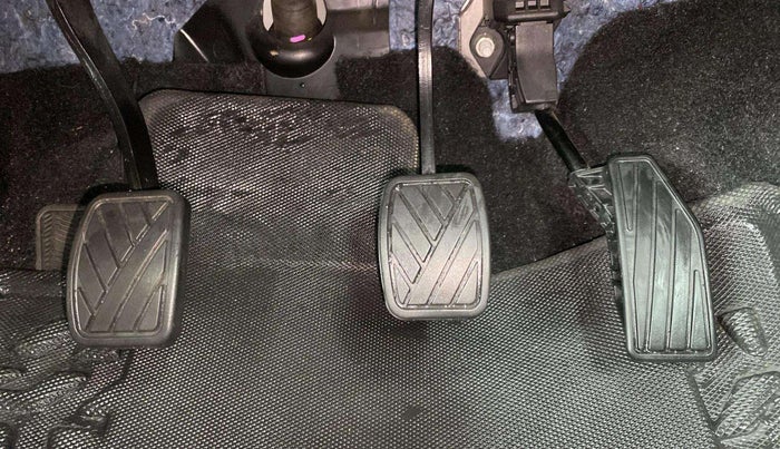 2022 Toyota Glanza V, Petrol, Manual, 12,195 km, Pedals