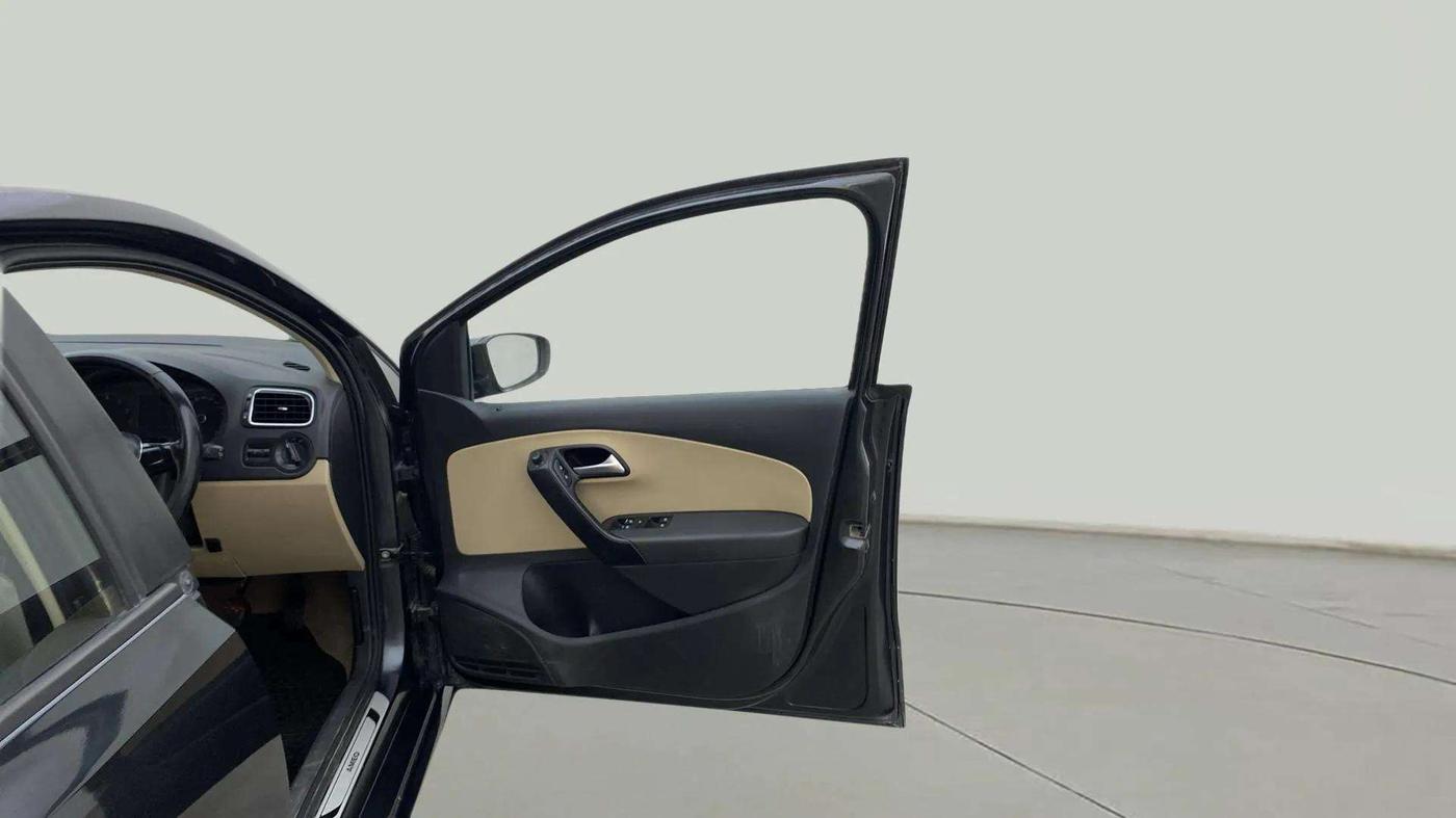 2017 Volkswagen Ameo HIGHLINE1.2L, Petrol, Manual, 90,328 km, RHS Front Door