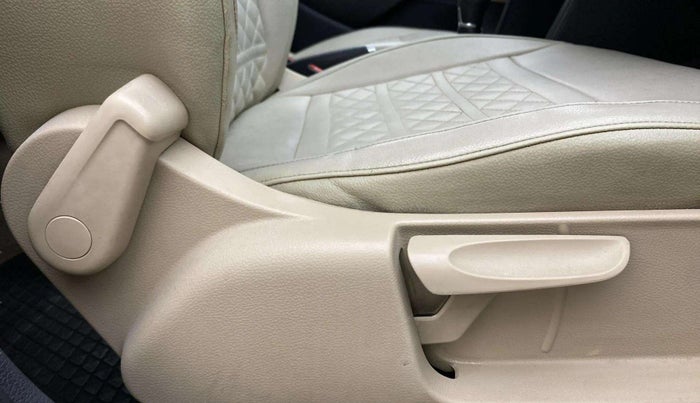2017 Volkswagen Ameo HIGHLINE1.2L, Petrol, Manual, 90,222 km, Driver Side Adjustment Panel