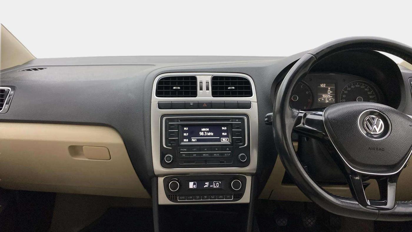 2017 Volkswagen Ameo HIGHLINE1.2L, Petrol, Manual, 90,328 km, Air Conditioner