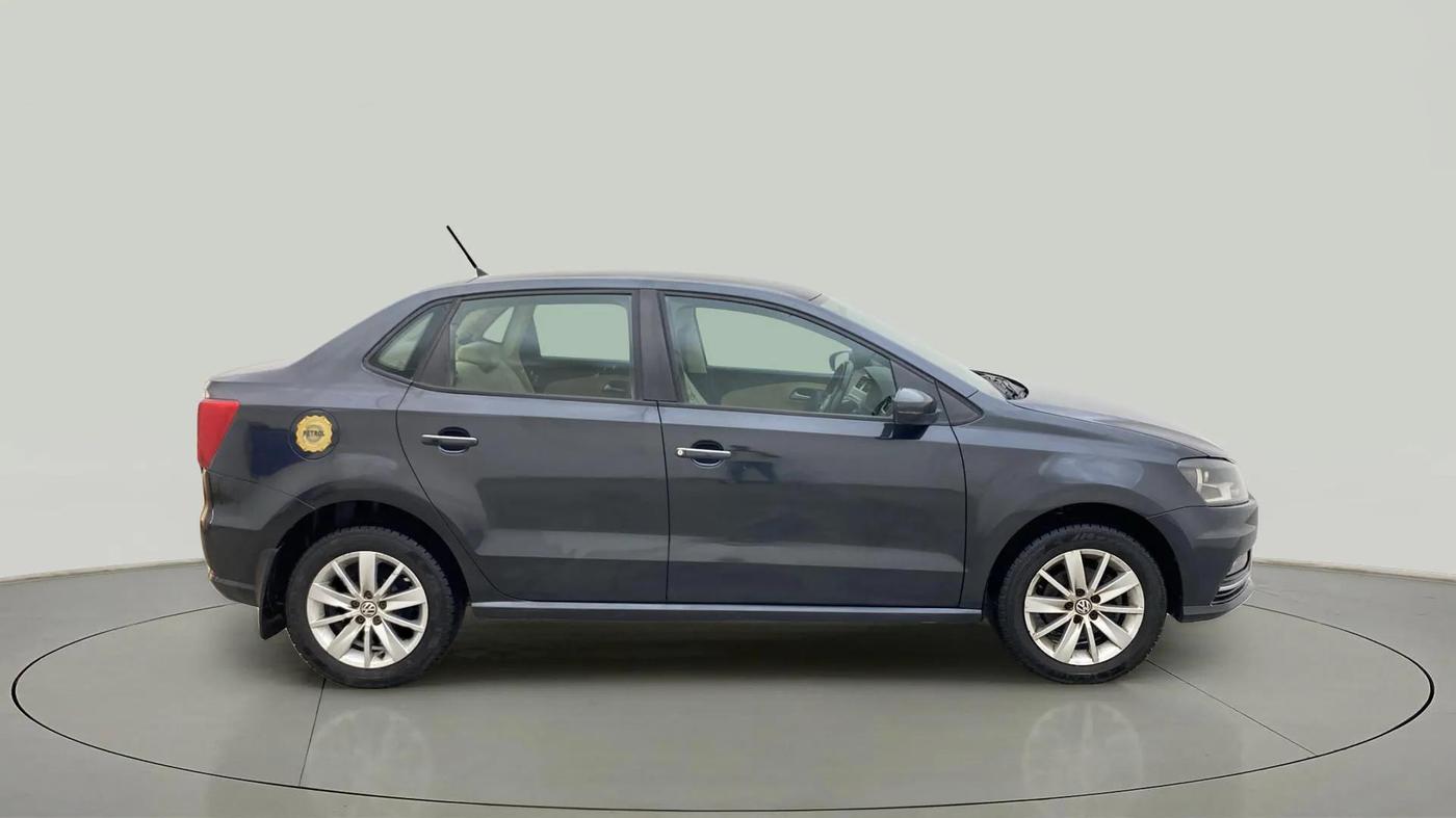 2017 Volkswagen Ameo HIGHLINE1.2L, Petrol, Manual, 90,328 km, Right Side View