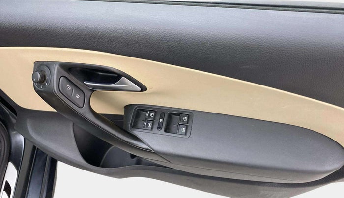 2017 Volkswagen Ameo HIGHLINE1.2L, Petrol, Manual, 90,222 km, Driver Side Door Panels Control