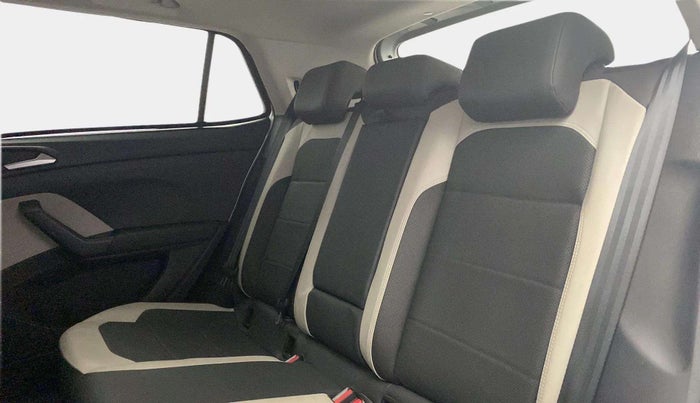2022 Volkswagen TAIGUN TOPLINE 1.0 TSI AT, Petrol, Automatic, 63,560 km, Right Side Rear Door Cabin