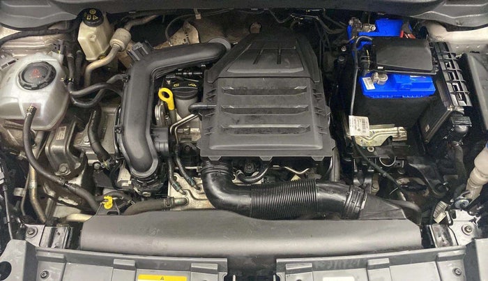 2022 Volkswagen TAIGUN TOPLINE 1.0 TSI AT, Petrol, Automatic, 63,560 km, Open Bonet