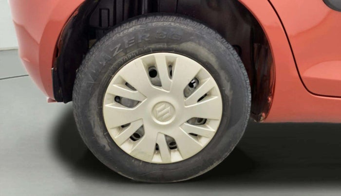 2014 Maruti Swift VXI, Petrol, Manual, 67,077 km, Right Rear Wheel