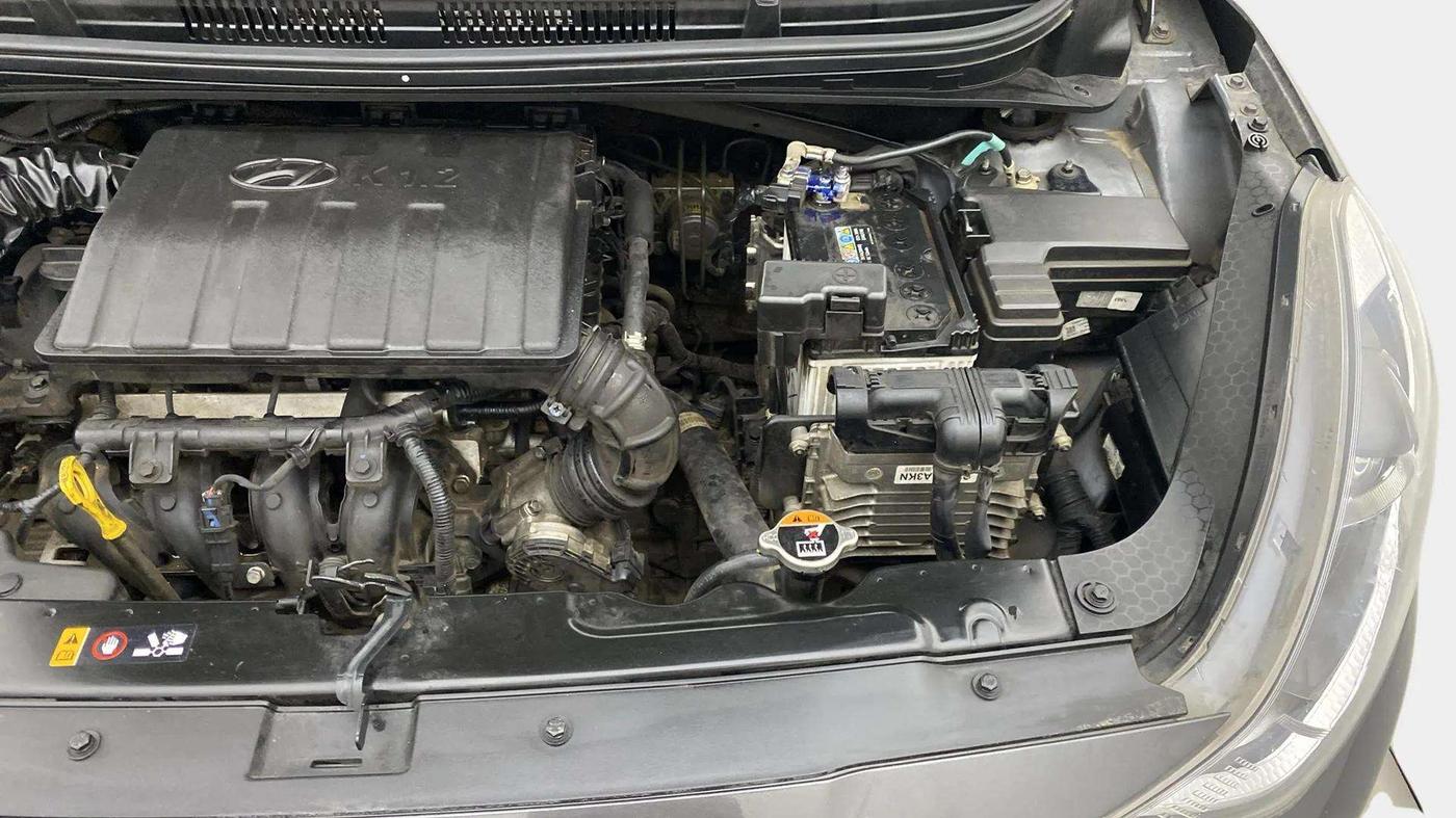 2021 Hyundai AURA SX PLUS 1.2 AMT, Petrol, Automatic, 41,735 km, Engine View - Left