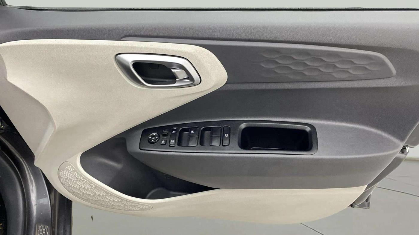 2021 Hyundai AURA SX PLUS 1.2 AMT, Petrol, Automatic, 41,735 km, Driver Side Door Panels Control