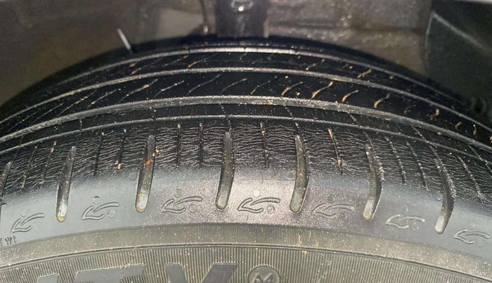 2021 Hyundai AURA SX PLUS 1.2 AMT, Petrol, Automatic, 41,735 km, Right Front Tyre Tread