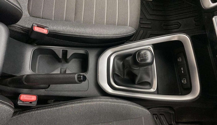 2024 KIA SONET HTK (O) 1.2 Petrol MT, Petrol, Manual, 7,905 km, Gear Lever