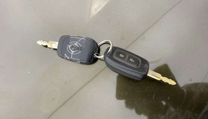 2017 Renault Kwid RXT 0.8, Petrol, Manual, 67,289 km, Key Close Up