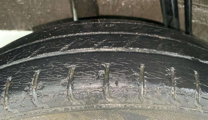 2017 Renault Kwid RXT 0.8, Petrol, Manual, 67,289 km, Right Rear Tyre Tread