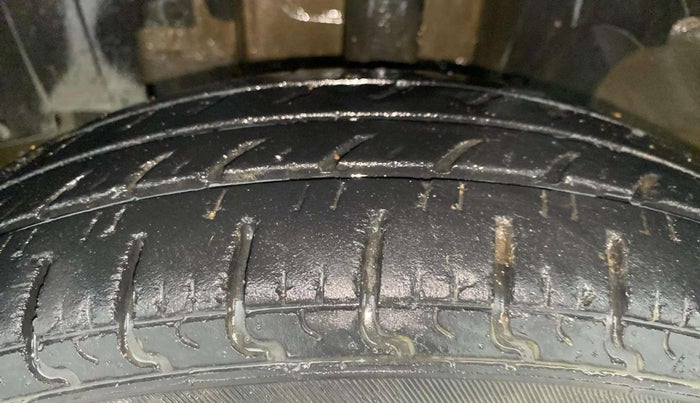 2017 Renault Kwid RXT 0.8, Petrol, Manual, 67,289 km, Left Front Tyre Tread