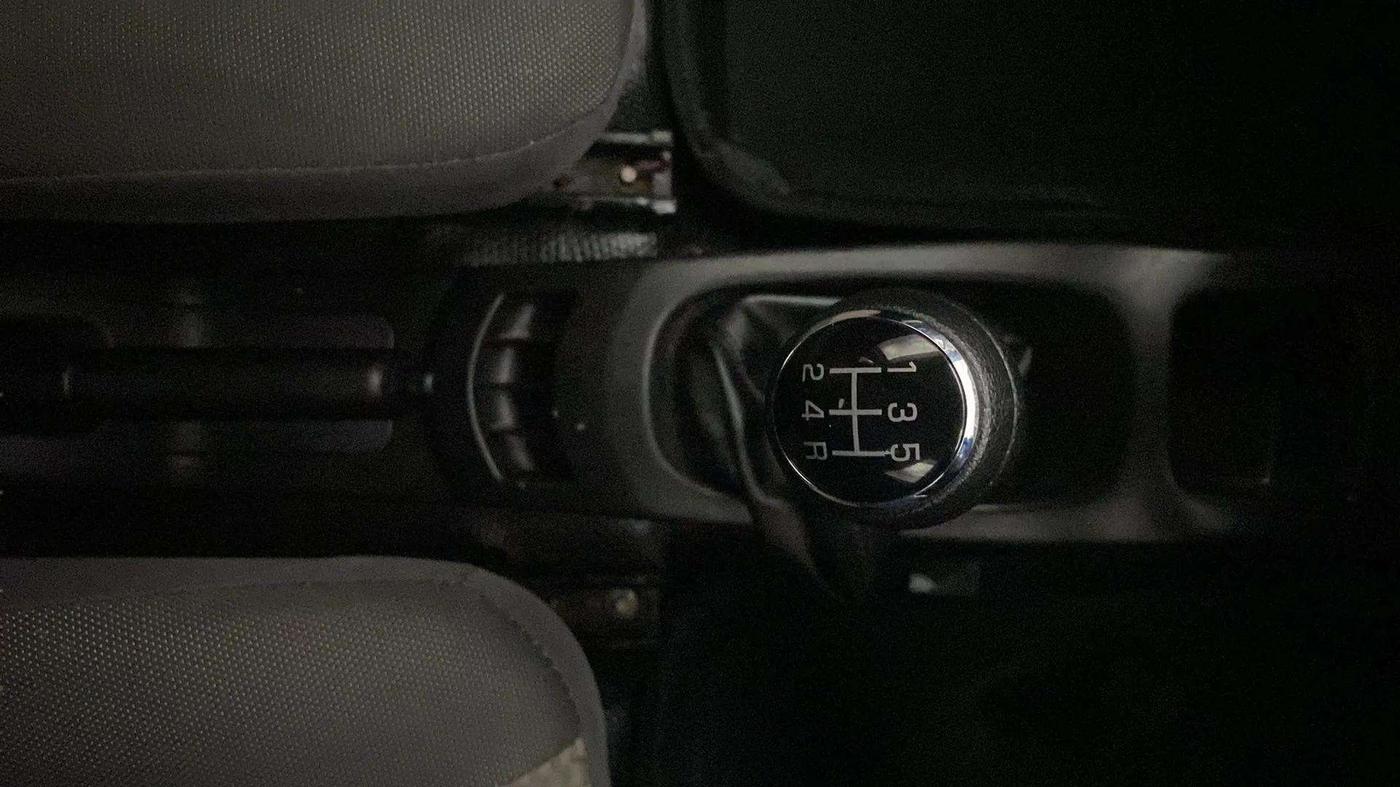 2014 Maruti Wagon R 1.0 LXI, Petrol, Manual, 1,15,818 km, Gear Lever