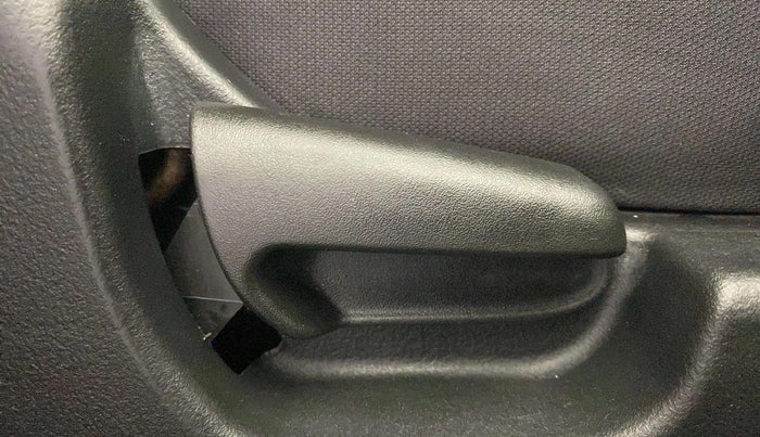 2014 Maruti Wagon R 1.0 LXI, Petrol, Manual, 1,15,818 km, Driver Side Adjustment Panel