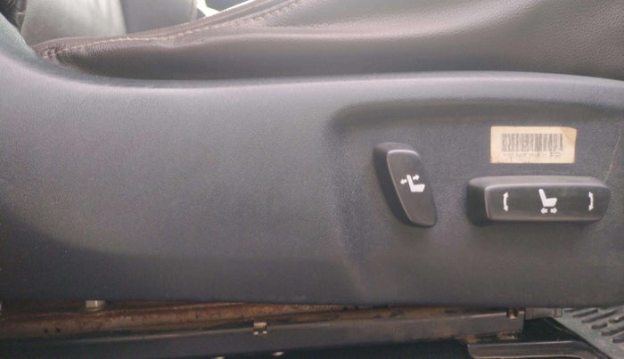 2018 Toyota Fortuner 2.8 4X2 MT, Diesel, Manual, 81,350 km, Driver Side Adjustment Panel