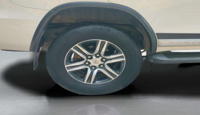 2018 Toyota Fortuner 2.8 4X2 MT, Diesel, Manual, 81,350 km, Right Rear Wheel