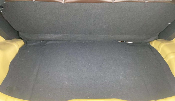 2014 Hyundai Eon SPORTZ, Petrol, Manual, 10,355 km, Boot Inside