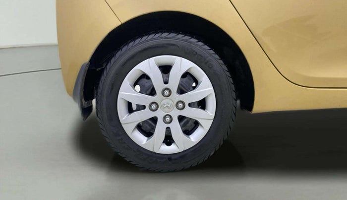 2014 Hyundai Eon SPORTZ, Petrol, Manual, 10,355 km, Right Rear Wheel