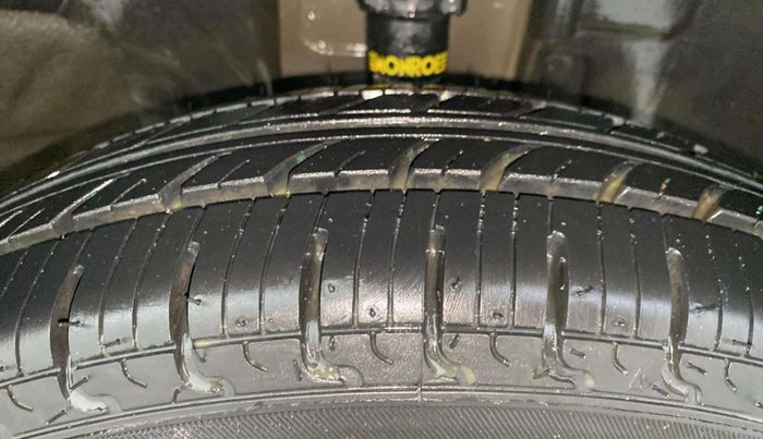 2018 Renault Kwid CLIMBER 1.0 AMT, Petrol, Automatic, 67,527 km, Right Front Tyre Tread