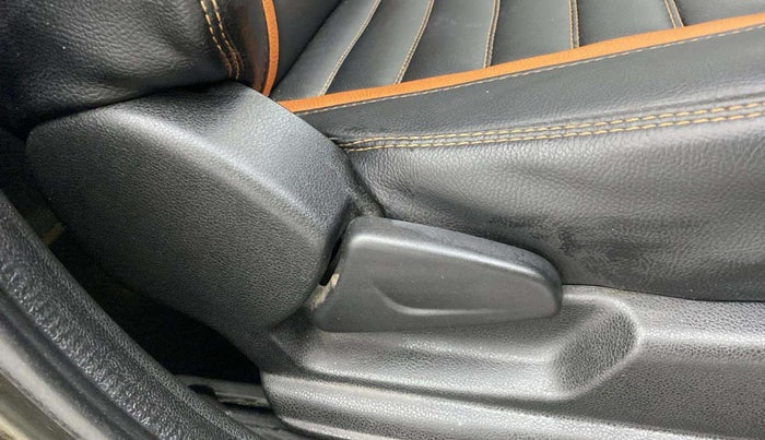 2018 Renault Kwid CLIMBER 1.0 AMT, Petrol, Automatic, 67,527 km, Driver Side Adjustment Panel