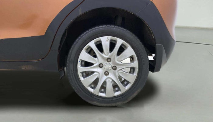 2017 Maruti Baleno ALPHA PETROL 1.2, Petrol, Manual, 63,466 km, Left Rear Wheel
