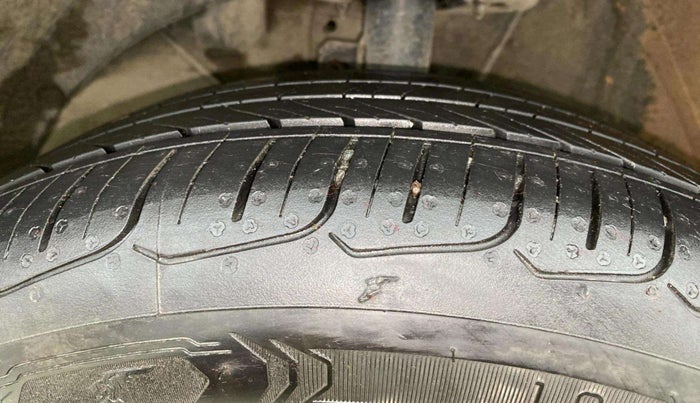 2017 Maruti Baleno ALPHA PETROL 1.2, Petrol, Manual, 63,466 km, Left Front Tyre Tread