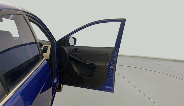 2015 Tata Zest XM PETROL, Petrol, Manual, 1,15,576 km, RHS Front Door