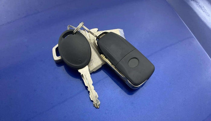 2015 Tata Zest XM PETROL, Petrol, Manual, 1,15,576 km, Key Close Up