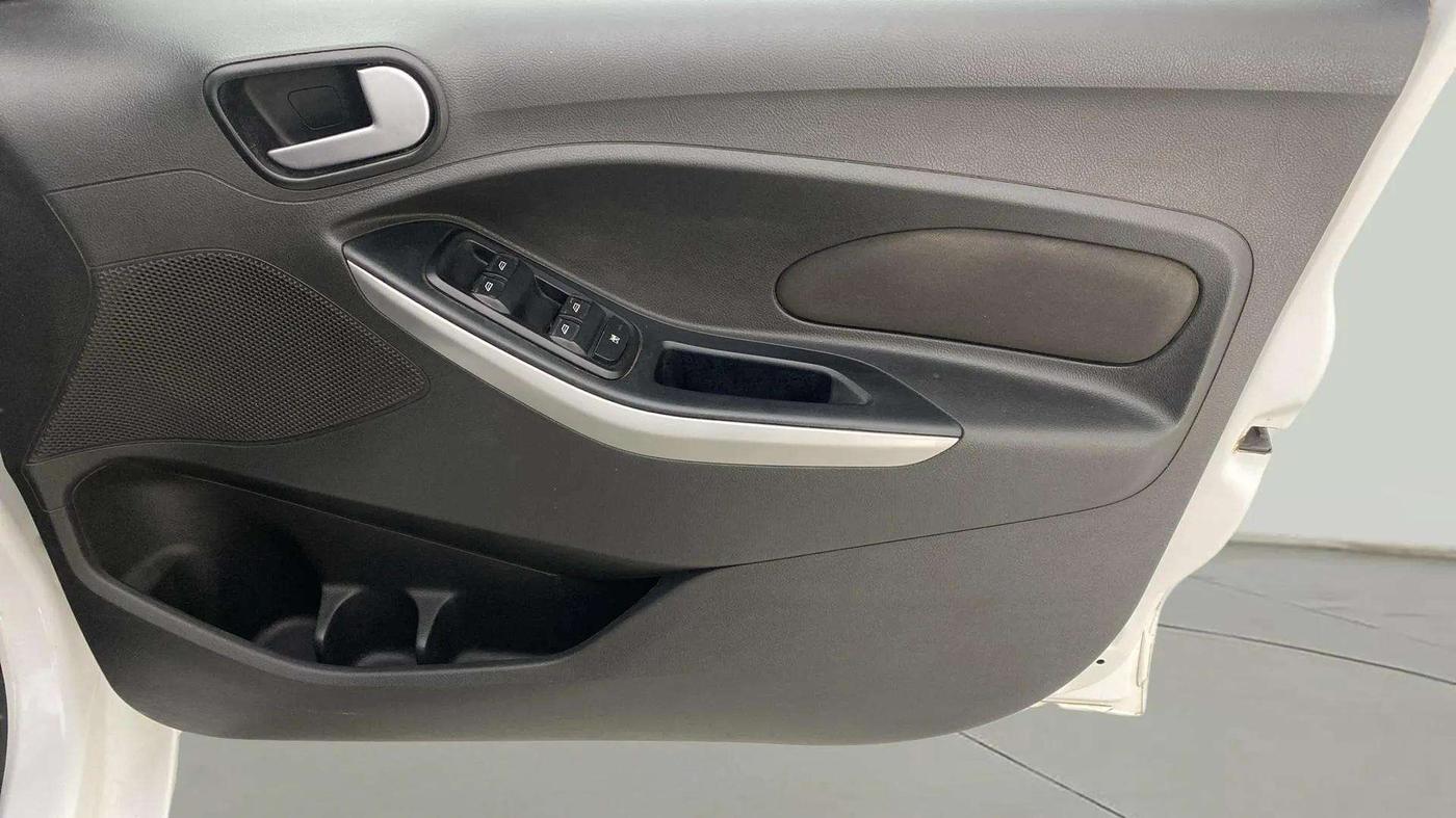 2018 Ford New Figo TITANIUM1.5 DIESEL, Diesel, Manual, 1,45,516 km, Driver Side Door Panels Control
