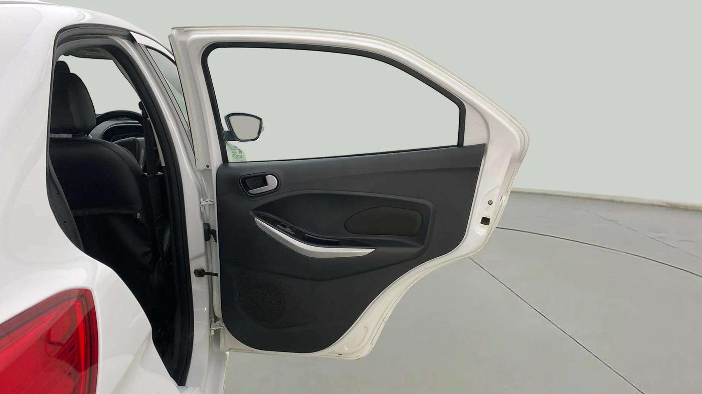 2018 Ford New Figo TITANIUM1.5 DIESEL, Diesel, Manual, 1,45,516 km, RHS Rear Door