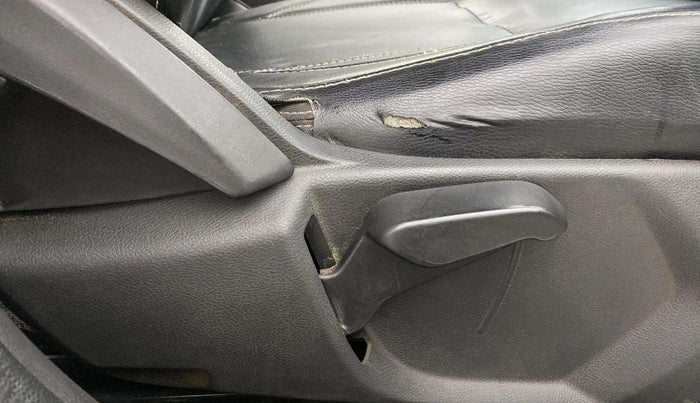 2018 Ford New Figo TITANIUM1.5 DIESEL, Diesel, Manual, 1,45,365 km, Driver Side Adjustment Panel