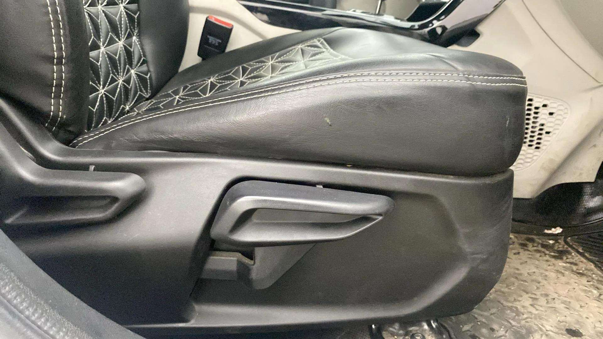 Driver-side-adjustment-panel-40