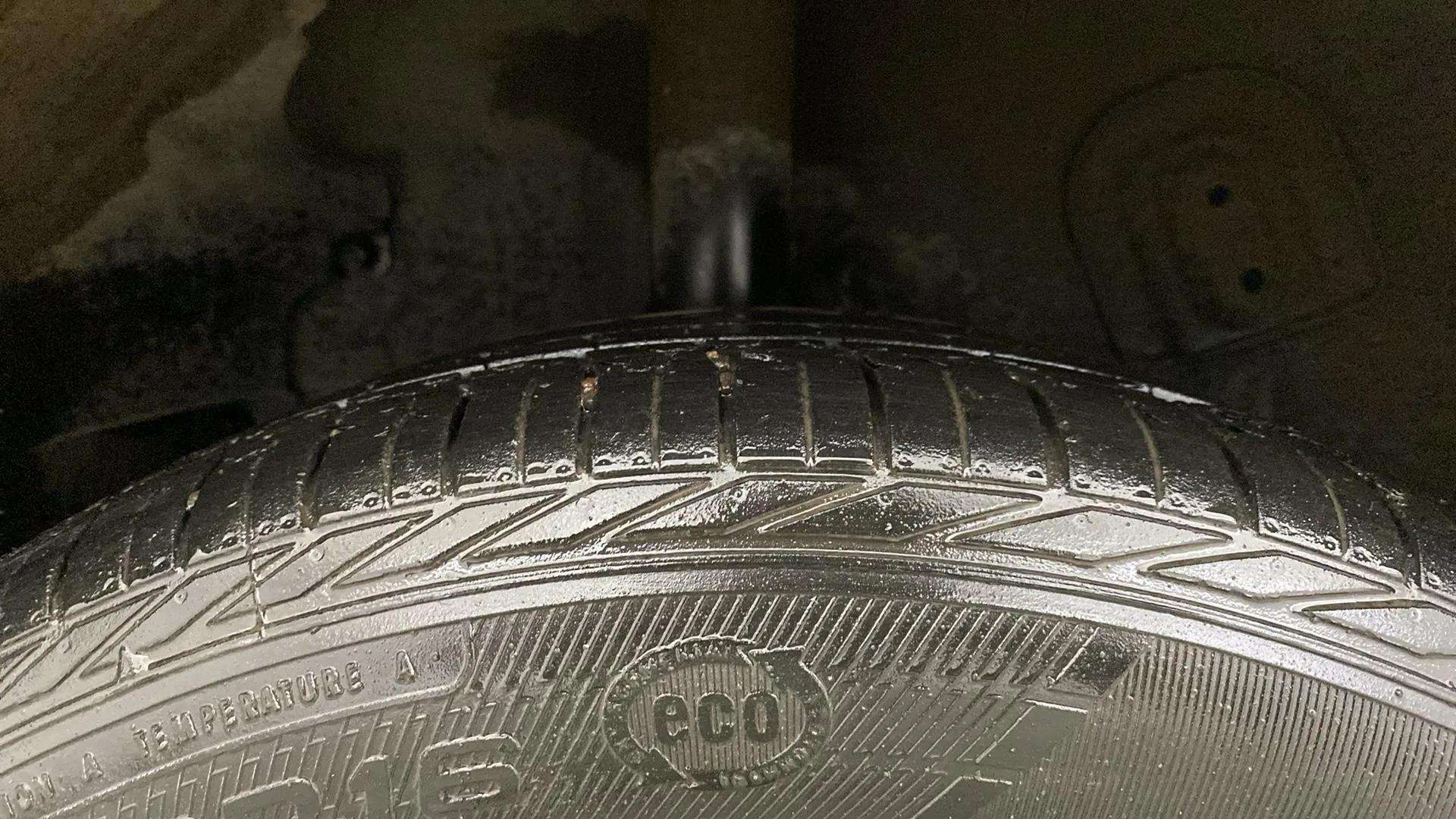 RHS-Rear-Tyre-Tread-19