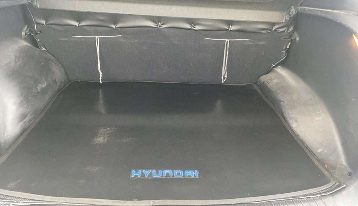 2016 Hyundai Creta S PLUS 1.4 DIESEL, Diesel, Manual, 82,454 km, Boot Inside