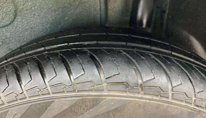2017 Maruti IGNIS DELTA 1.2, Petrol, Manual, 66,681 km, Left Rear Tyre Tread