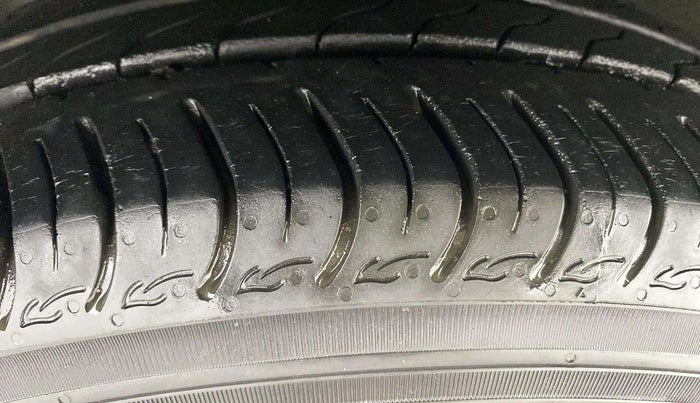 2020 Tata TIGOR XZA PLUS PETROL, Petrol, Automatic, 35,250 km, Right Front Tyre Tread