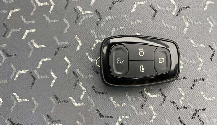 2020 Tata TIGOR XZA PLUS PETROL, Petrol, Automatic, 35,250 km, Key Close Up