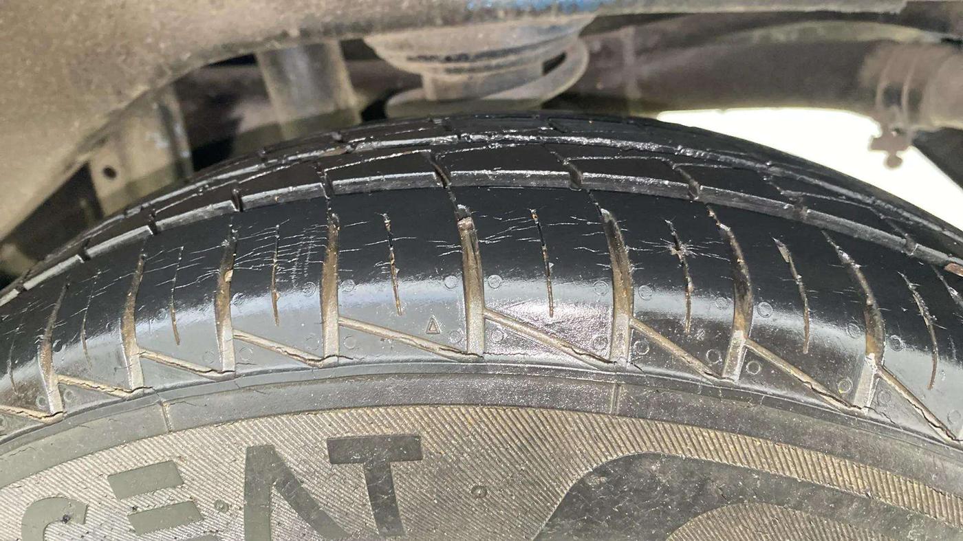 2019 Maruti Alto VXI, Petrol, Manual, 8,360 km, Left Rear Tyre Tread