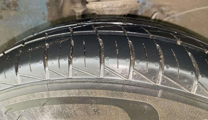 2019 Maruti Alto VXI, Petrol, Manual, 8,360 km, Right Front Tyre Tread