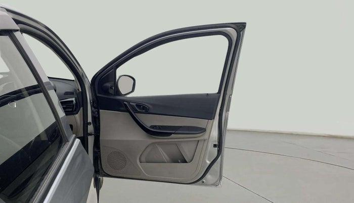 2018 Tata Tiago XT PETROL, Petrol, Manual, 1,02,427 km, RHS Front Door